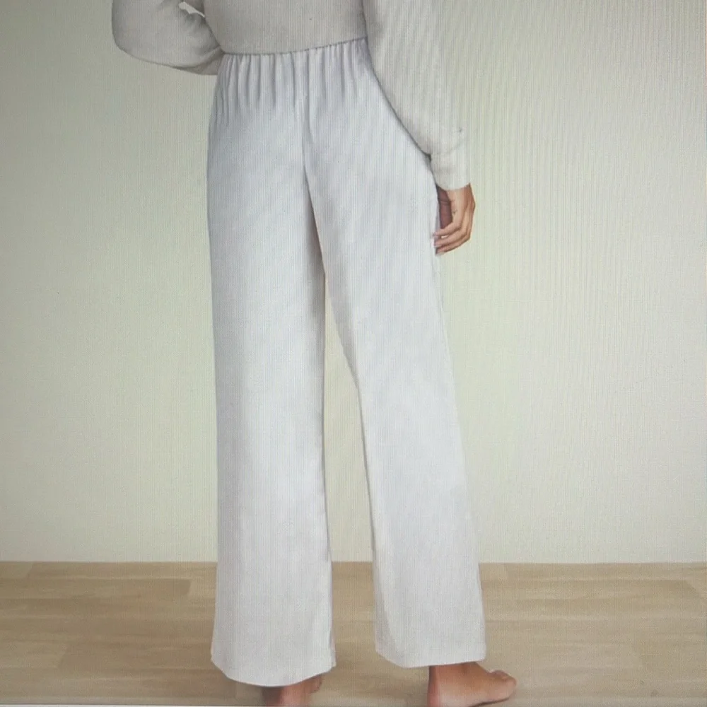 NWT Barefoot Dreams Washed Satin Wide Leg Pant. Size Large - Picture 3 of 3